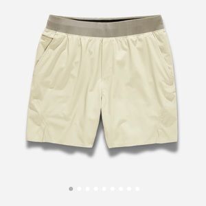 TEN THOUSAND SET SHORT 6.5” INSEAM (WITH LINER) EXCELLENT CONDITION